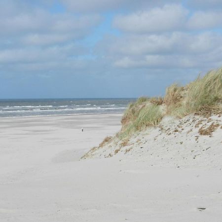 Bungalow In Nes On Ameland With Spacious Terrace 外观 照片